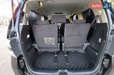 Минивэн Toyota Vellfire 2011 в 