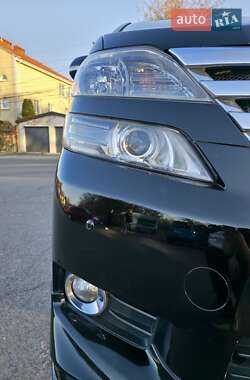 Минивэн Toyota Vellfire 2012 в 