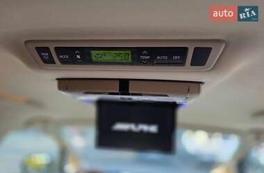 Минивэн Toyota Vellfire 2012 в 