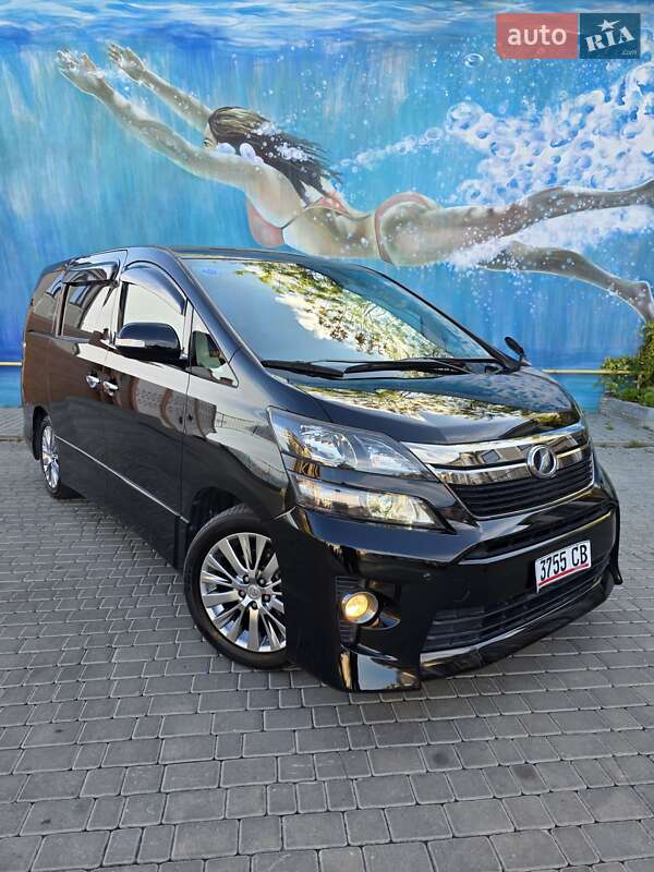 Toyota Vellfire 2013
