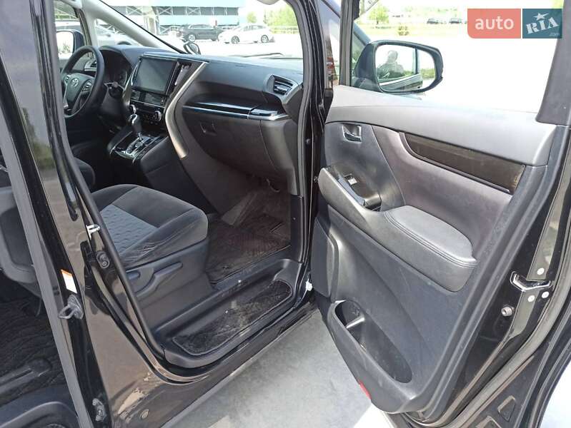 Минивэн Toyota Vellfire 2017 в Киеве
