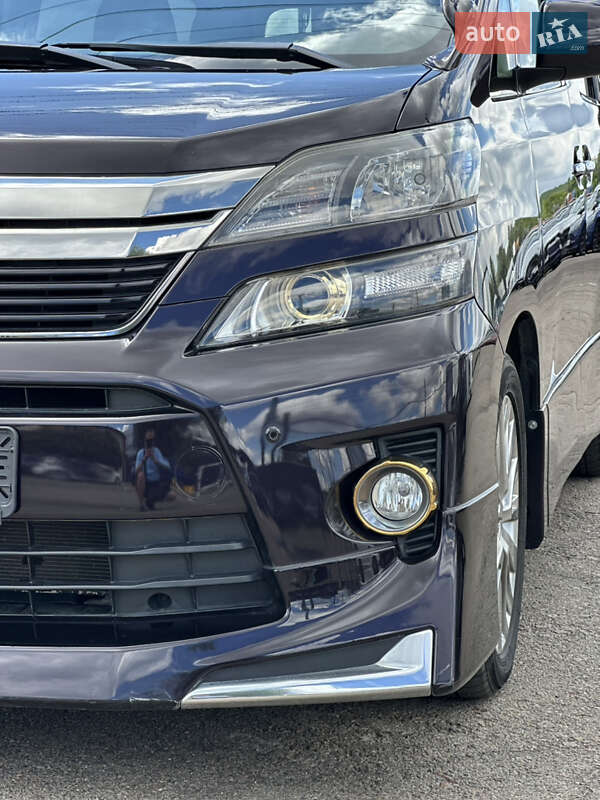 Минивэн Toyota Vellfire 2014 в Киеве