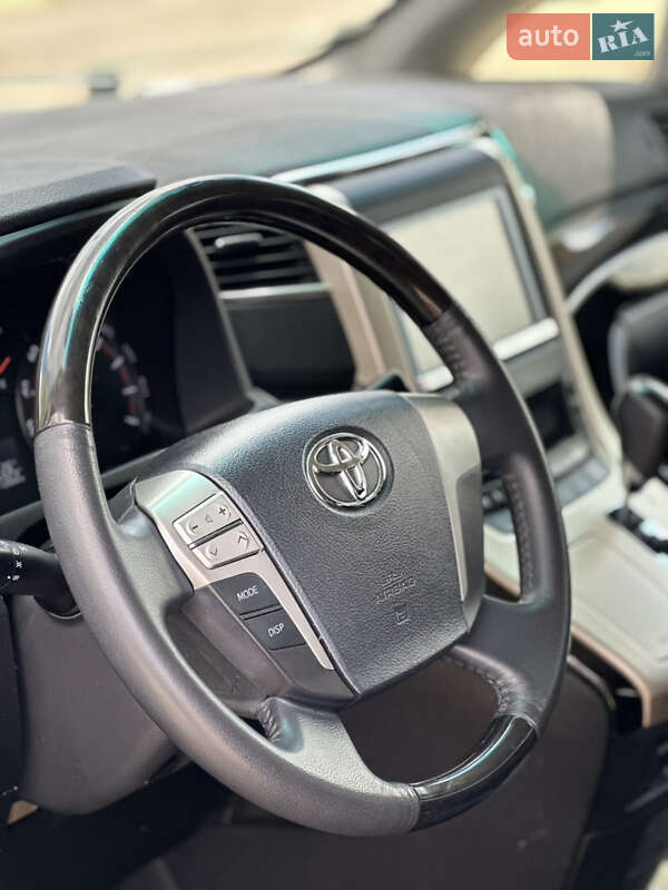 Минивэн Toyota Vellfire 2014 в Киеве