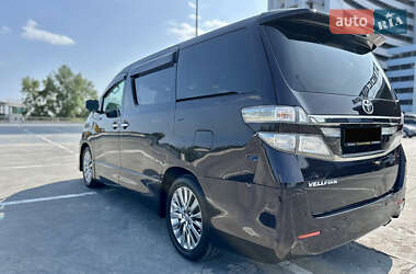 Минивэн Toyota Vellfire 2013 в 