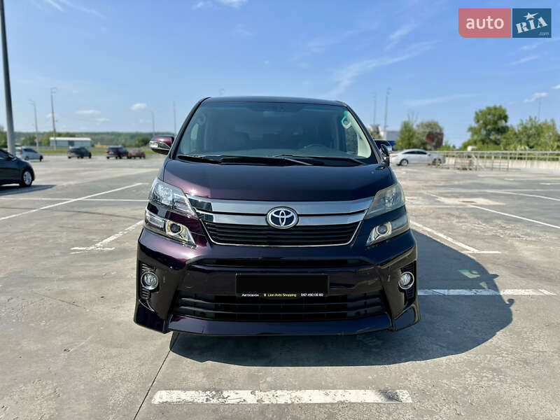 Toyota Vellfire 2013