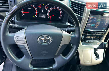 Минивэн Toyota Vellfire 2013 в 