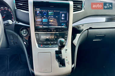 Минивэн Toyota Vellfire 2013 в 