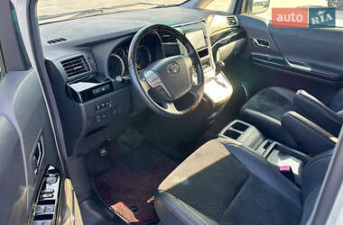 Мінівен Toyota Vellfire 2013 в 