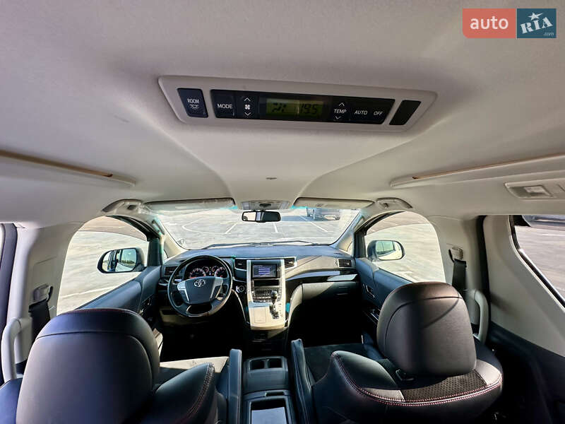 Мінівен Toyota Vellfire 2013 в Києві