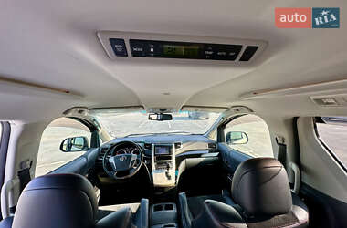 Мінівен Toyota Vellfire 2013 в 