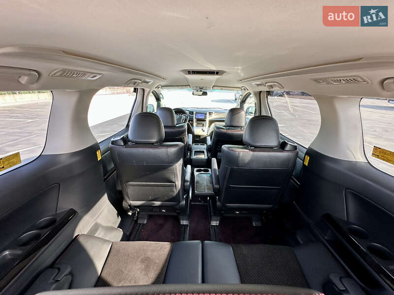 Мінівен Toyota Vellfire 2013 в Києві