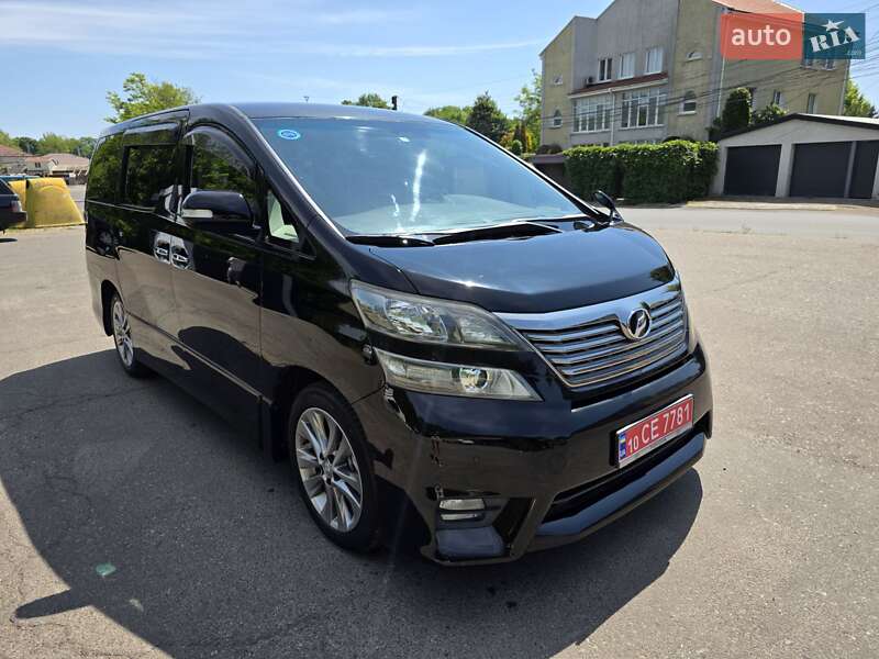 Минивэн Toyota Vellfire 2011 в 