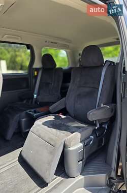 Минивэн Toyota Vellfire 2011 в 