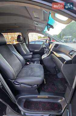 Минивэн Toyota Vellfire 2013 в 