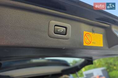 Минивэн Toyota Vellfire 2013 в 