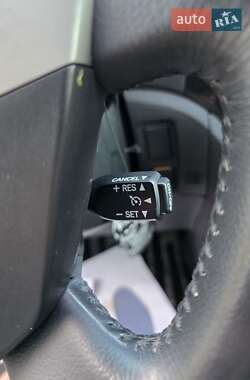 Минивэн Toyota Vellfire 2012 в 