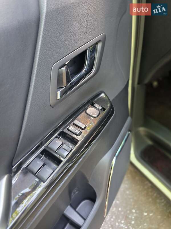 Мінівен Toyota Vellfire 2014 в Одесі