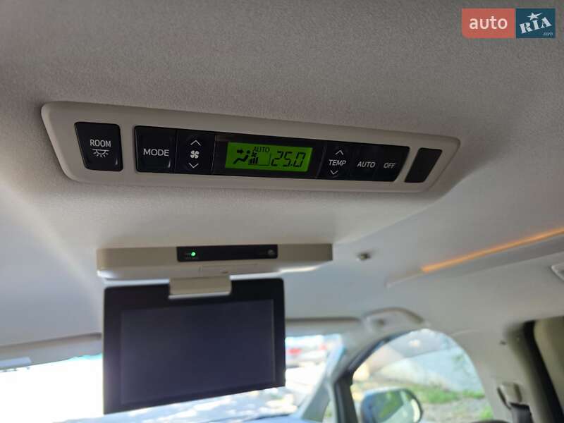 Мінівен Toyota Vellfire 2014 в Одесі