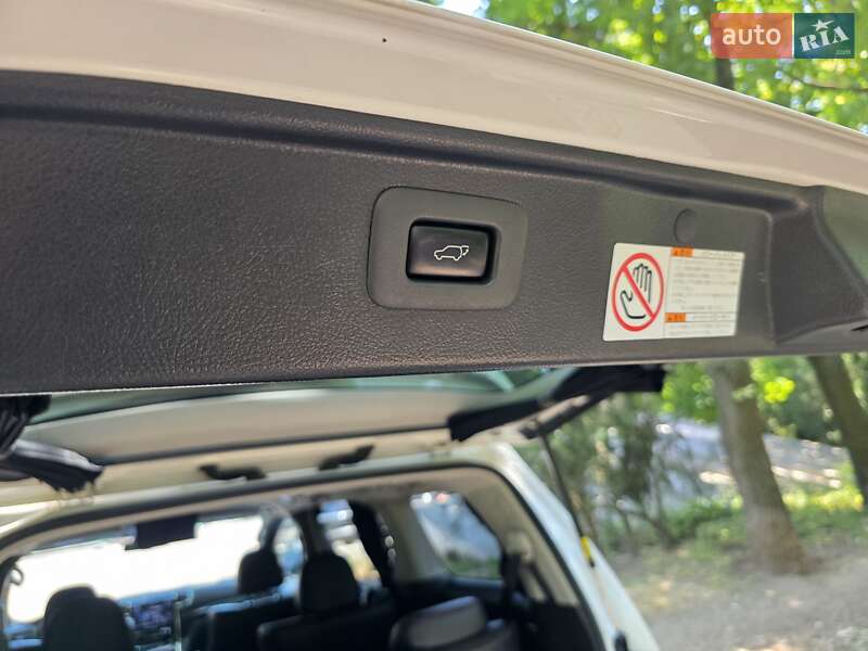 Мінівен Toyota Vellfire 2014 в Одесі