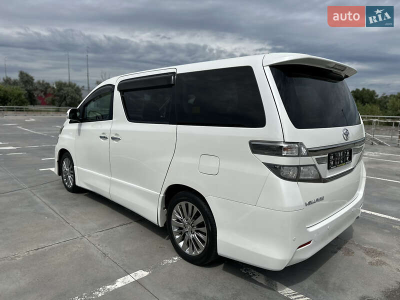 Минивэн Toyota Vellfire 2014 в Киеве