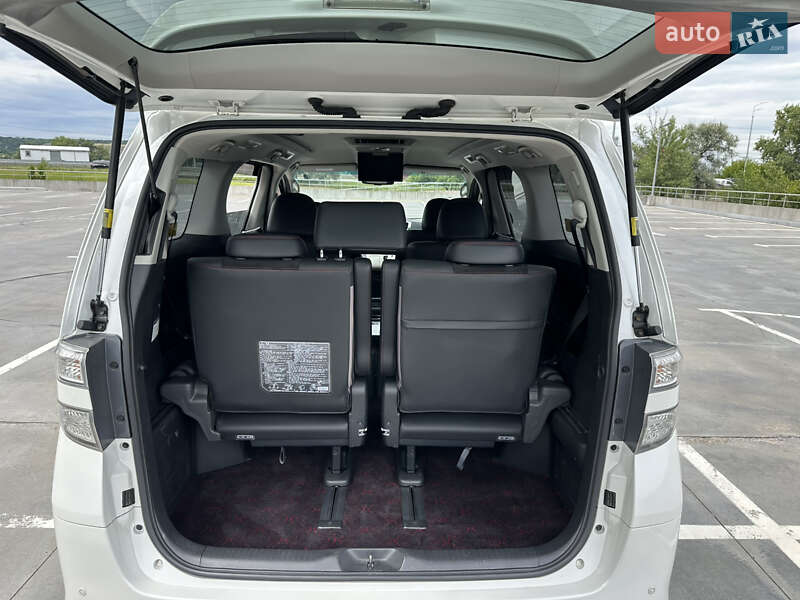 Минивэн Toyota Vellfire 2014 в Киеве