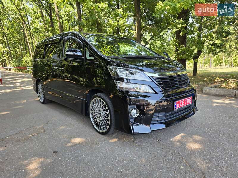 Минивэн Toyota Vellfire 2013 в 