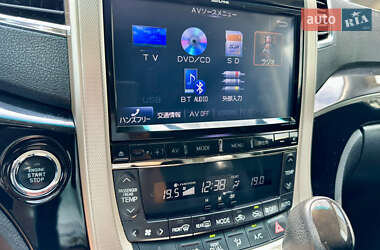 Минивэн Toyota Vellfire 2014 в 