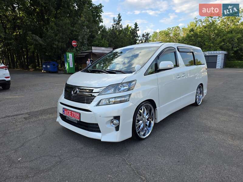 Toyota Vellfire 2012