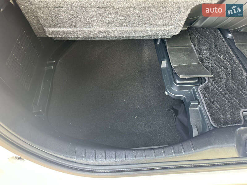 Минивэн Toyota Vellfire 2015 в Одессе фото 35 Минивэн Toyota Vellfire 2015 в Одессе