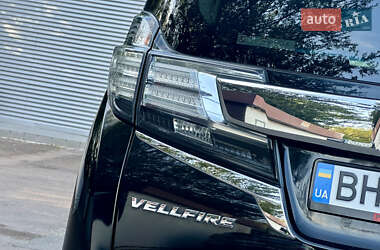 Минивэн Toyota Vellfire 2015 в 