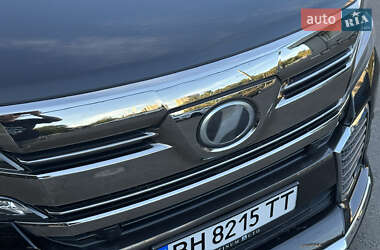Минивэн Toyota Vellfire 2015 в 
