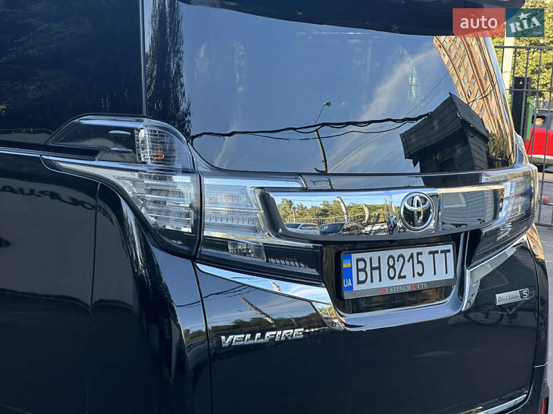 Мінівен Toyota Vellfire 2015 в Одесі