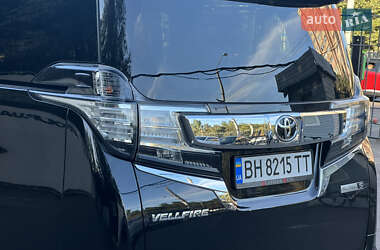 Минивэн Toyota Vellfire 2015 в 