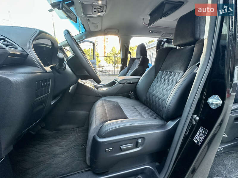 Мінівен Toyota Vellfire 2015 в Одесі