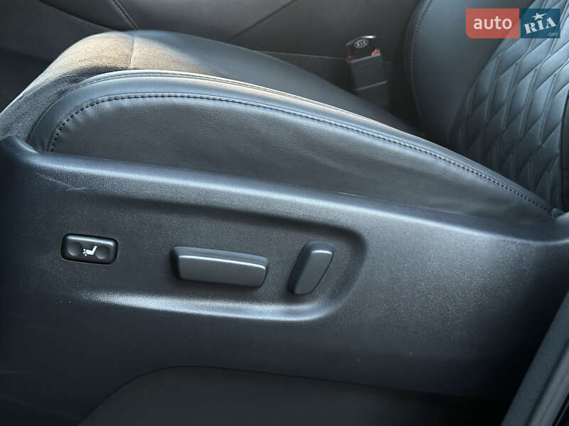 Мінівен Toyota Vellfire 2015 в Одесі