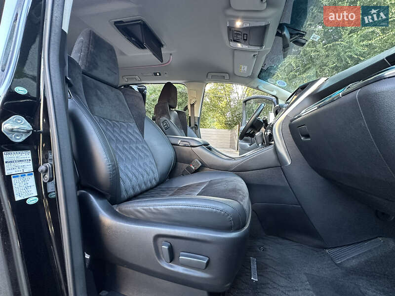 Мінівен Toyota Vellfire 2015 в Одесі