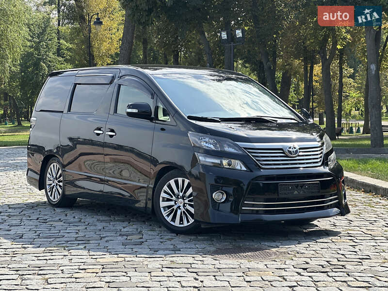Минивэн Toyota Vellfire 2014 в 