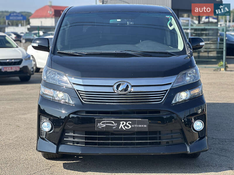 Мінівен Toyota Vellfire 2014 в Києві