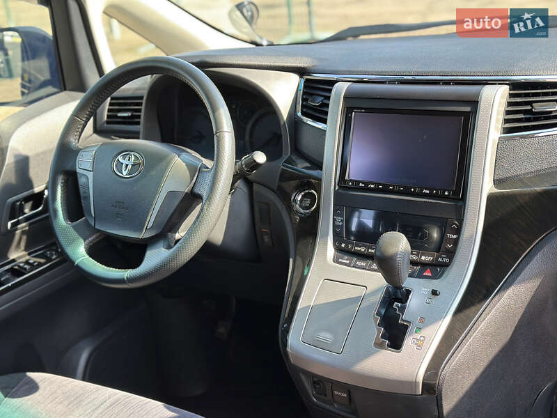 Мінівен Toyota Vellfire 2014 в Києві