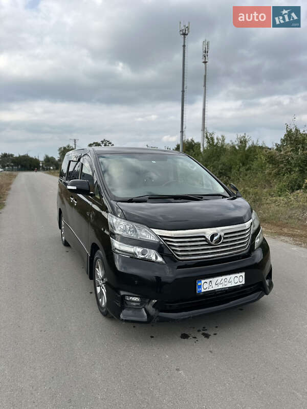 Toyota Vellfire 2011