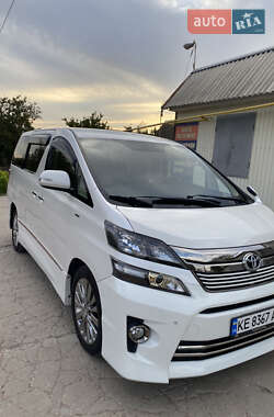 Минивэн Toyota Vellfire 2013 в 