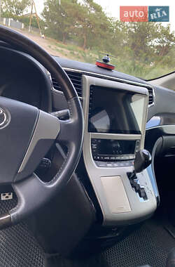 Минивэн Toyota Vellfire 2013 в 