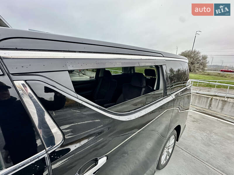 Мінівен Toyota Vellfire 2018 в Києві
