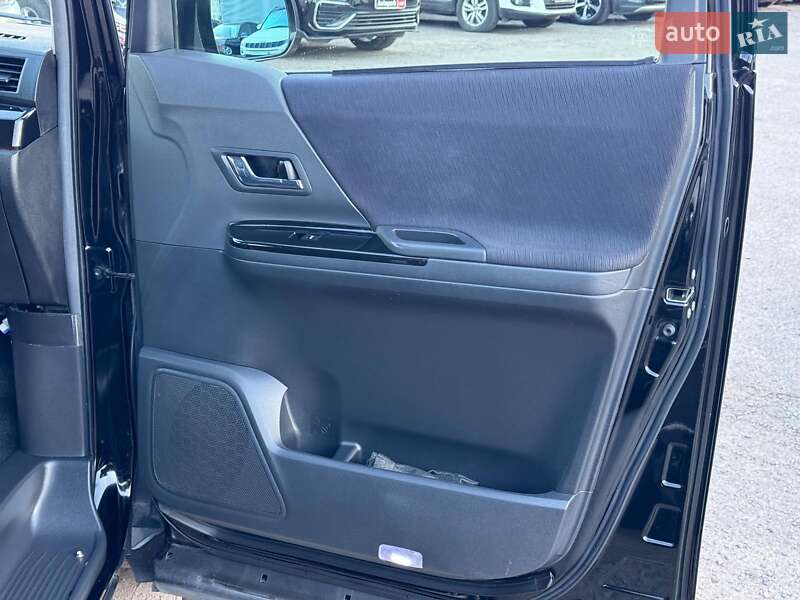 Минивэн Toyota Vellfire 2010 в Виннице