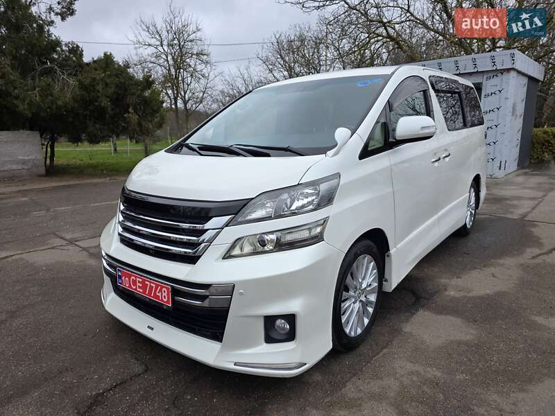 Toyota Vellfire 2012