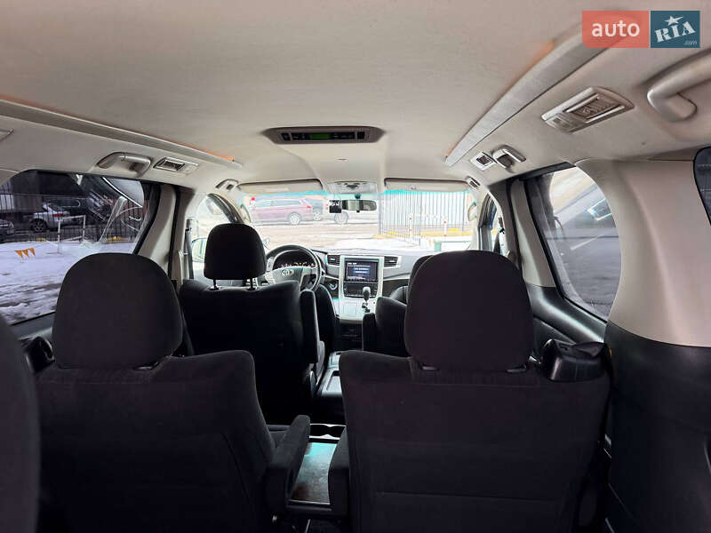 Минивэн Toyota Vellfire 2013 в Киеве