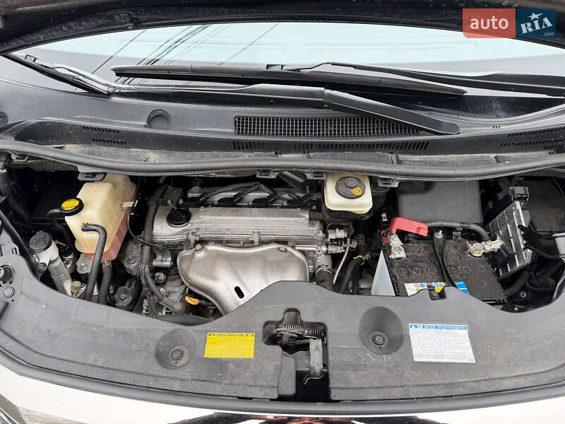 Минивэн Toyota Vellfire 2013 в Киеве