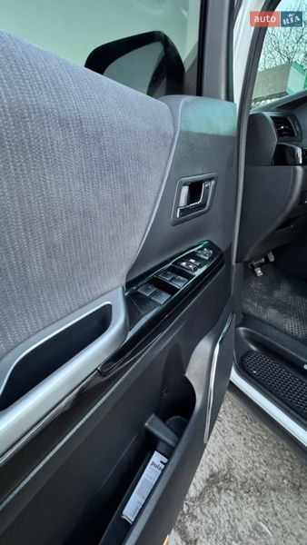 Минивэн Toyota Vellfire 2012 в Белгороде-Днестровском