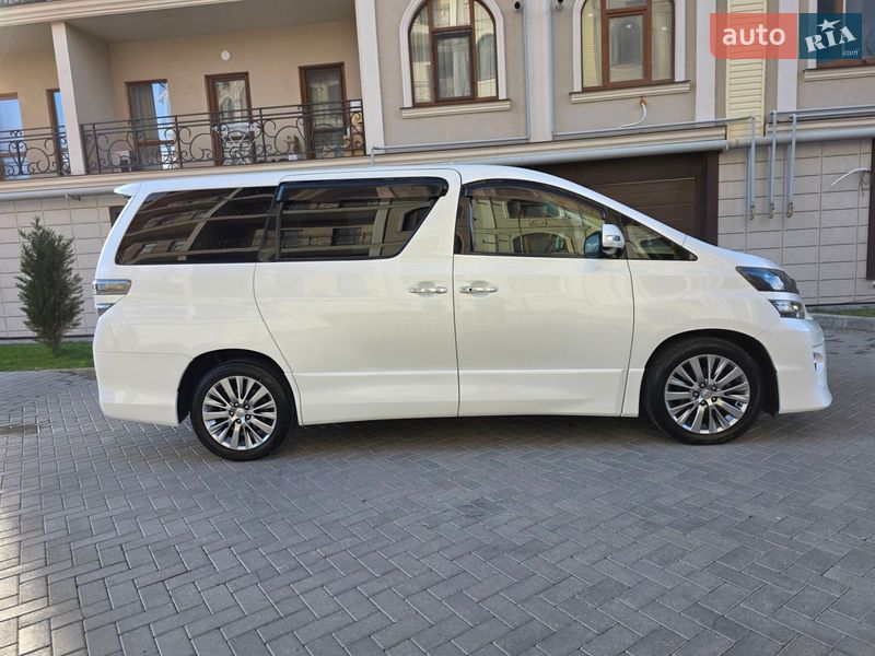 Мінівен Toyota Vellfire 2013 в Одесі
