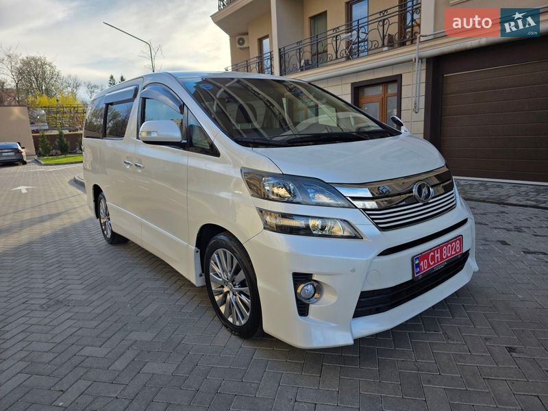 Мінівен Toyota Vellfire 2013 в Одесі
